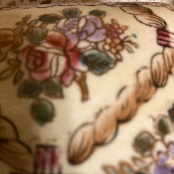 Vintage Porcelain Chinoiserie Decorative Trinket Box. Hand Painted with flowers - Picture 4 of 10